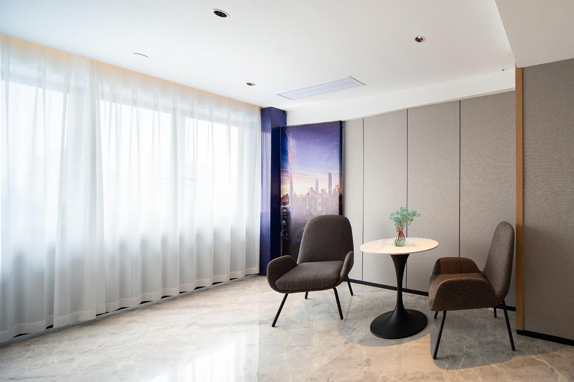 Langham Honor International Hotel Canton Fair Complex Branch - Free Shuttle To Canton Fair Complex During Canton Fair Period & Free Mini Bar المظهر الخارجي الصورة