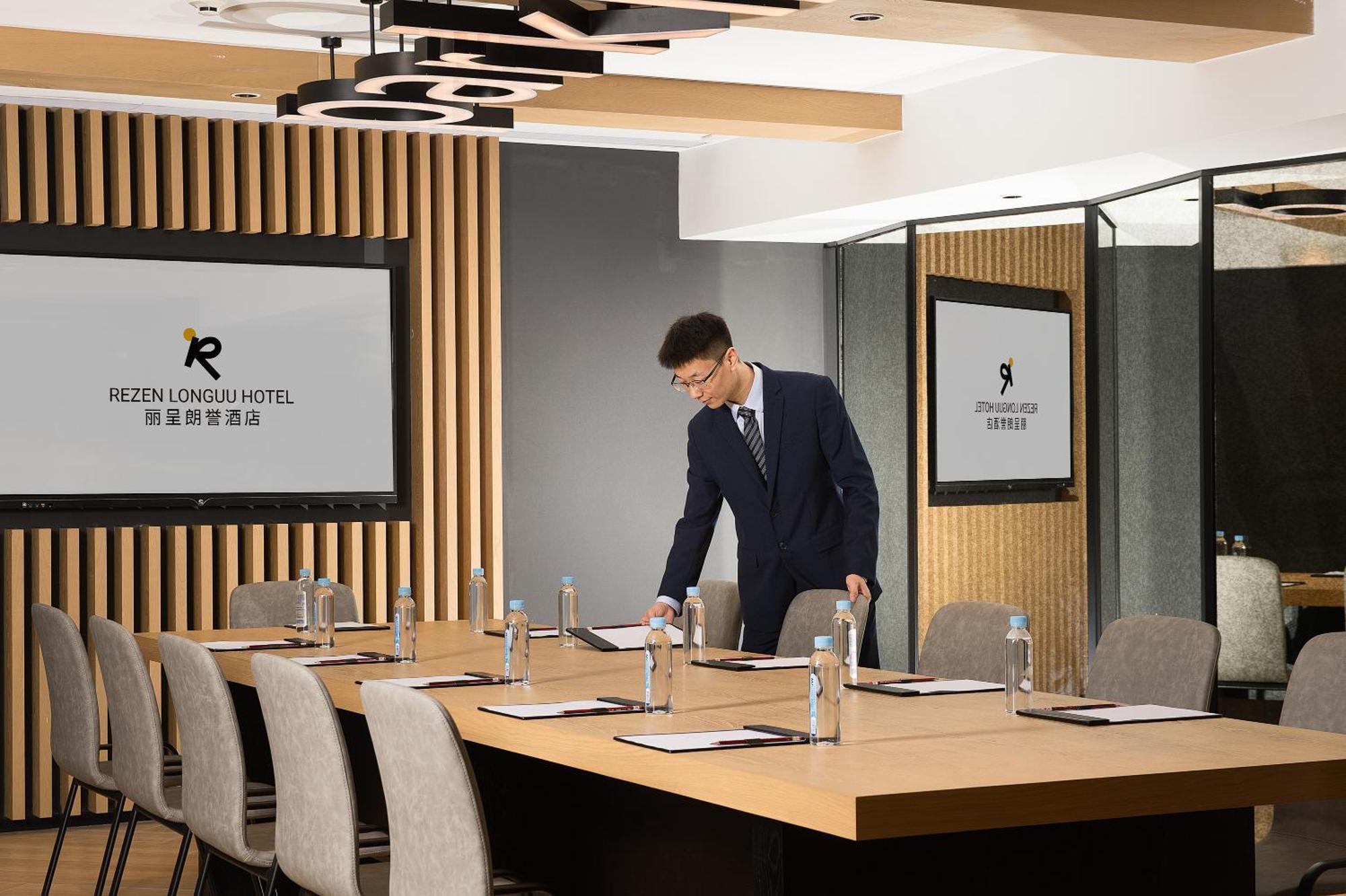 Langham Honor International Hotel Canton Fair Complex Branch - Free Shuttle To Canton Fair Complex During Canton Fair Period & Free Mini Bar المظهر الخارجي الصورة