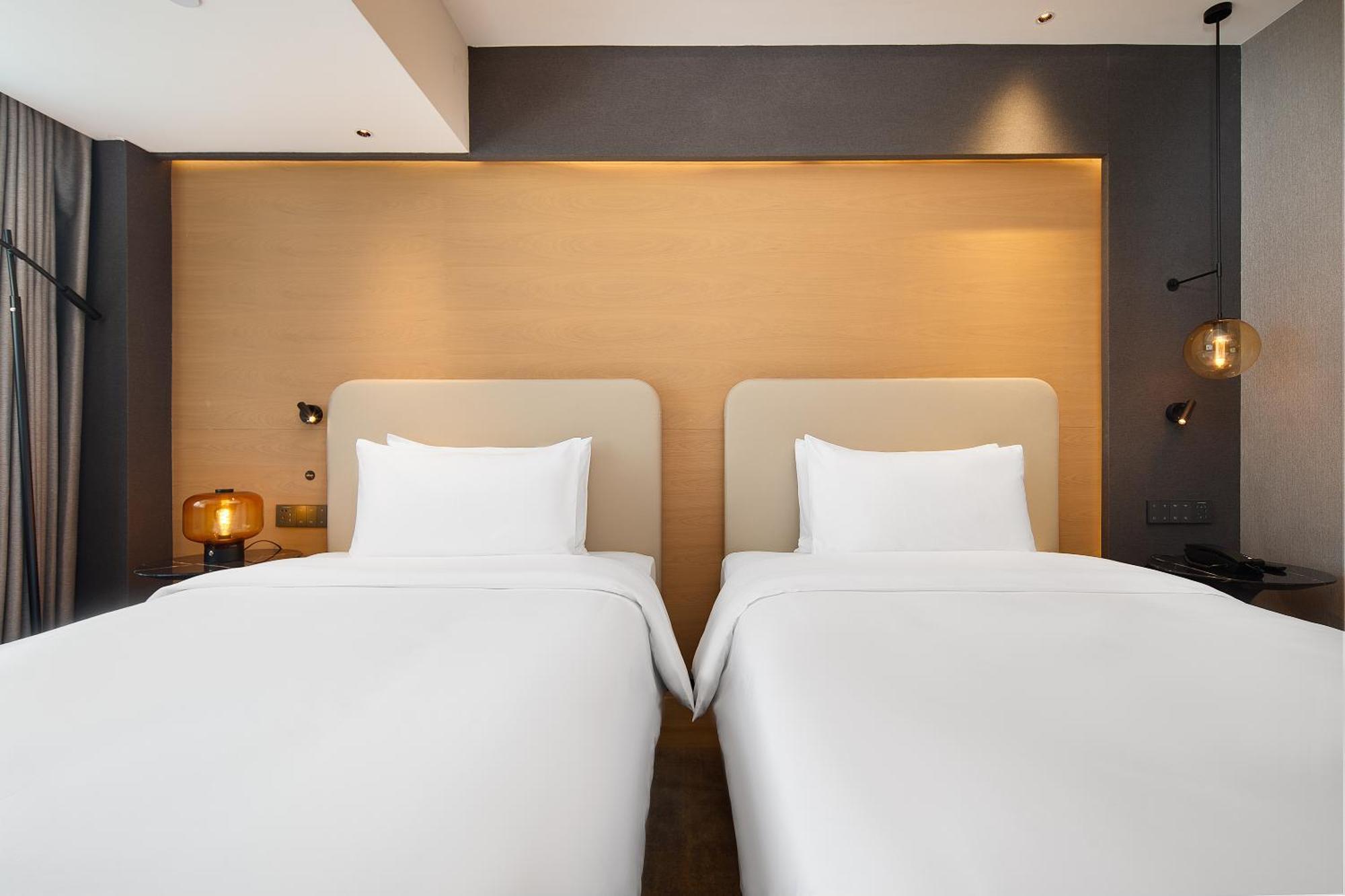 Langham Honor International Hotel Canton Fair Complex Branch - Free Shuttle To Canton Fair Complex During Canton Fair Period & Free Mini Bar المظهر الخارجي الصورة