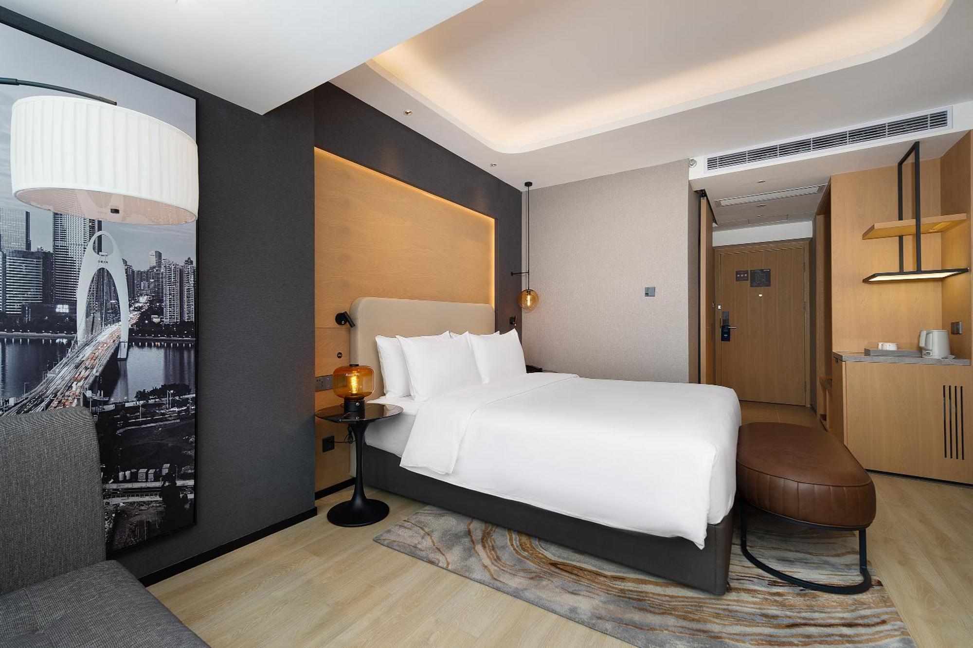 Langham Honor International Hotel Canton Fair Complex Branch - Free Shuttle To Canton Fair Complex During Canton Fair Period & Free Mini Bar المظهر الخارجي الصورة