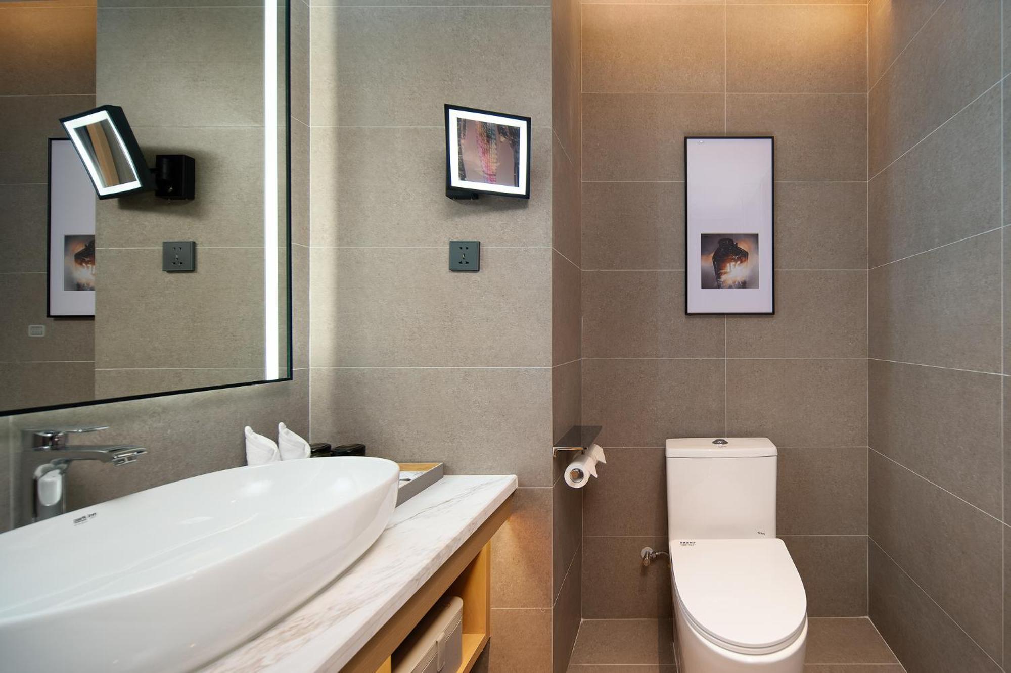 Langham Honor International Hotel Canton Fair Complex Branch - Free Shuttle To Canton Fair Complex During Canton Fair Period & Free Mini Bar المظهر الخارجي الصورة